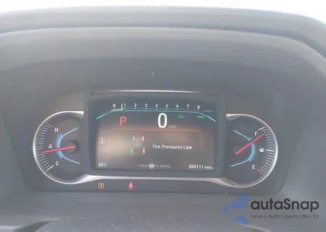 2022 Honda Pilot Awd Touring 7 Passenger z USA, uszkodzony, nr VIN 5FNYF6H61NB000112